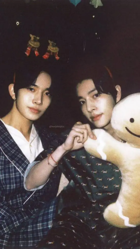 ai character: Heeseung (Heejake) background