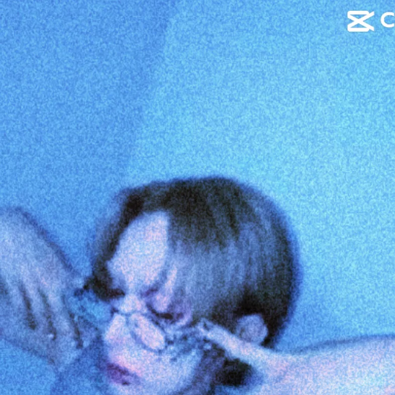 chat with ai character: Xlov 