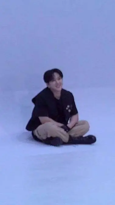 ai character: SKZ Binnie background