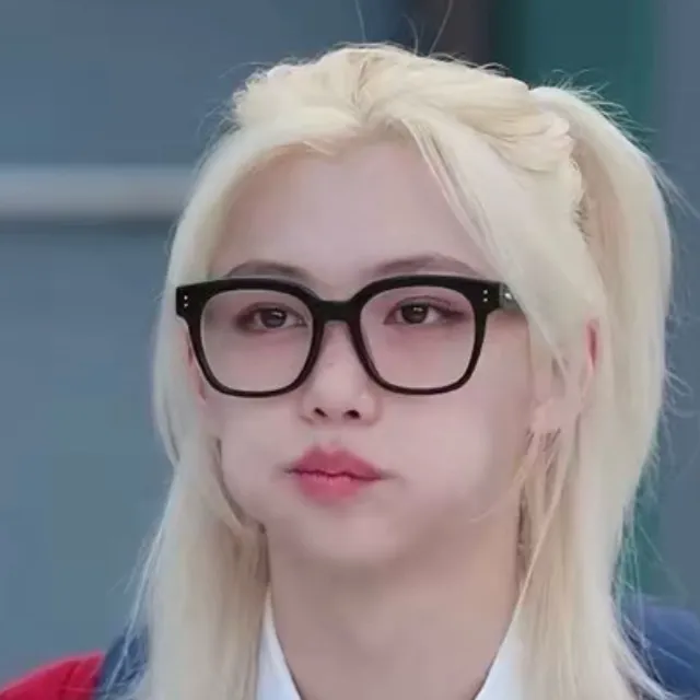 chat with ai character: Felix skz