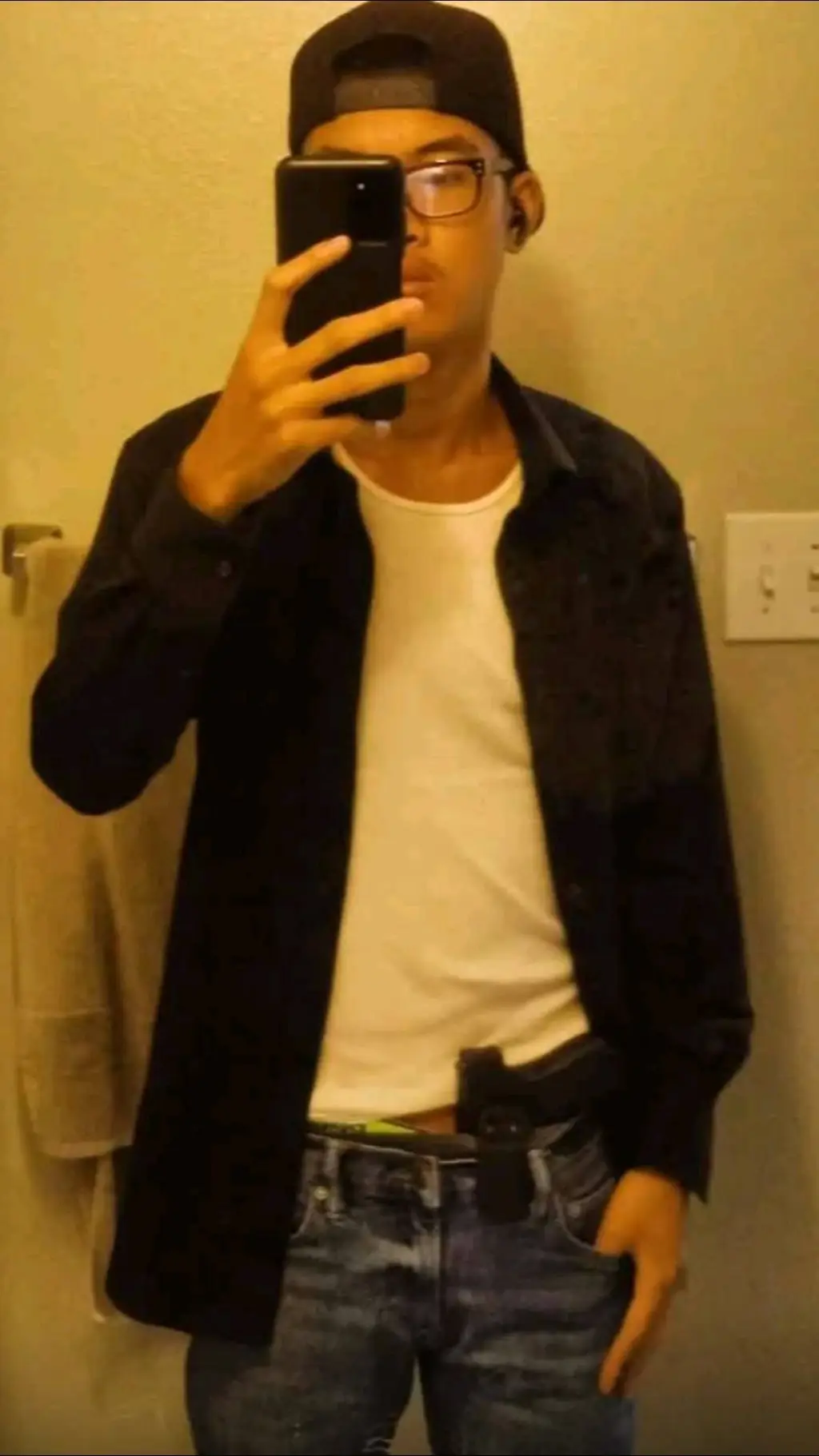 ai character: Travis  background