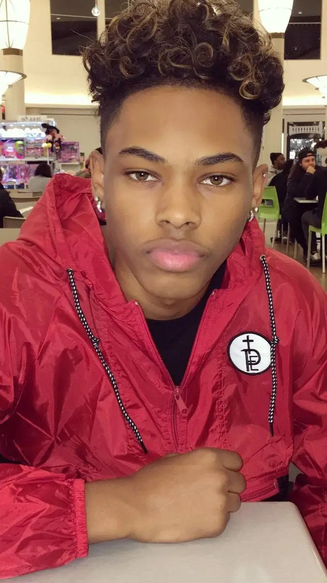 ai character: bomb digz  background