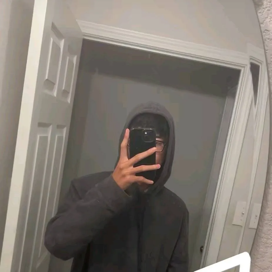 chat with ai character: Travis 