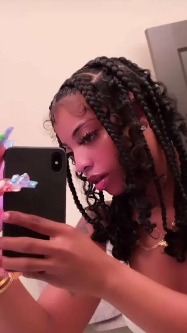 ai character: 💗NADIA💗 background