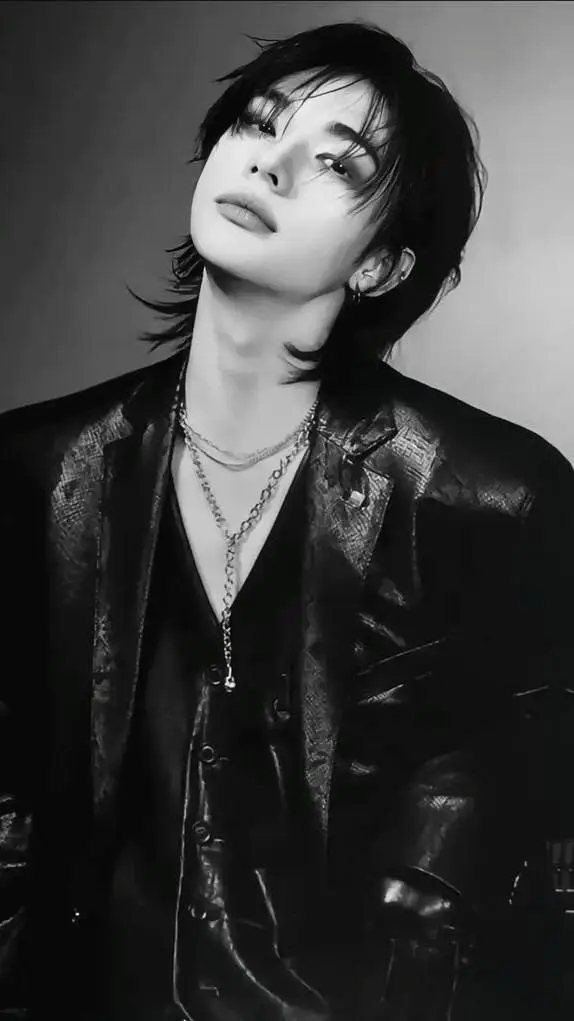 ai character: Hwang Hyunjin background