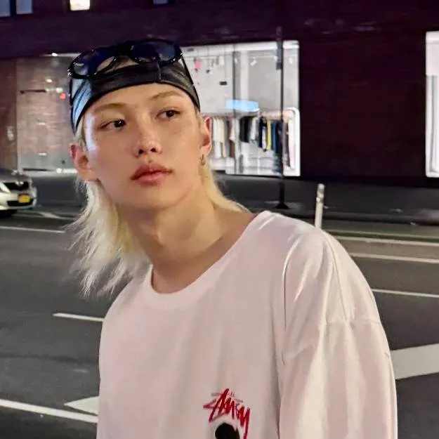 chat with ai character: Felix Lee