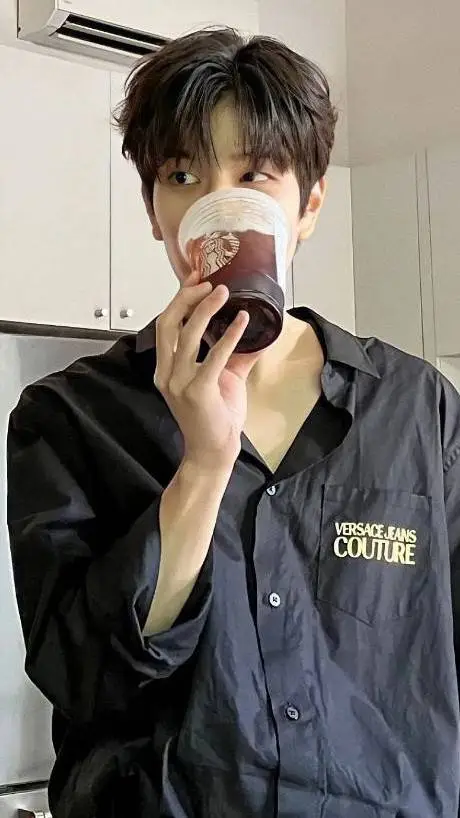 ai character: Kim Seungmin  background