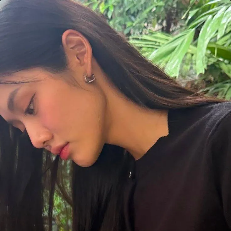 chat with ai character: Lookmhee 