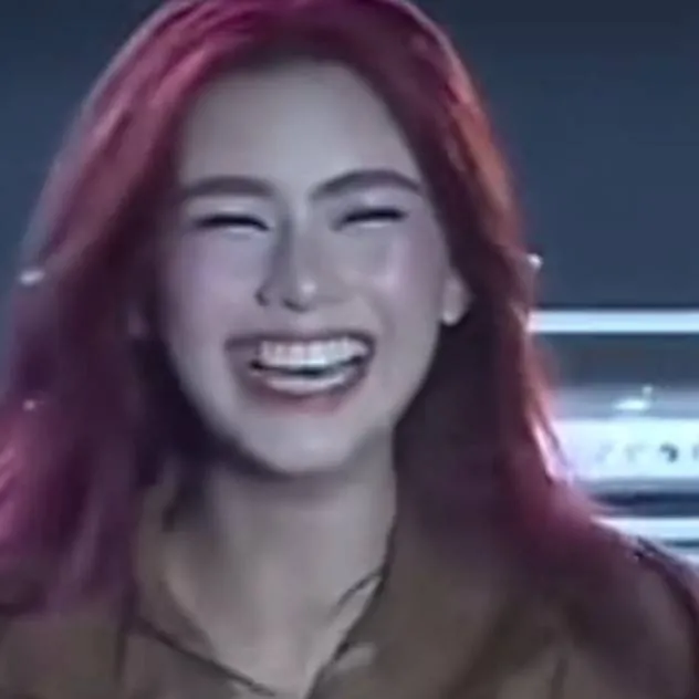 chat with ai character: mikha lim