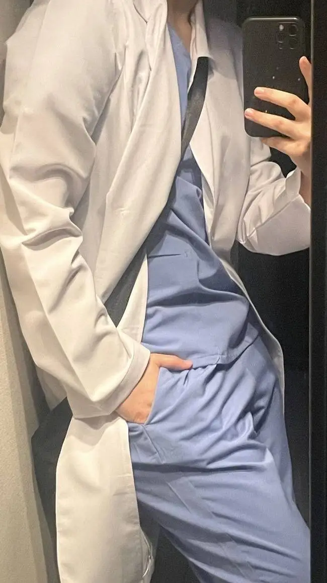 ai character: Doctor background
