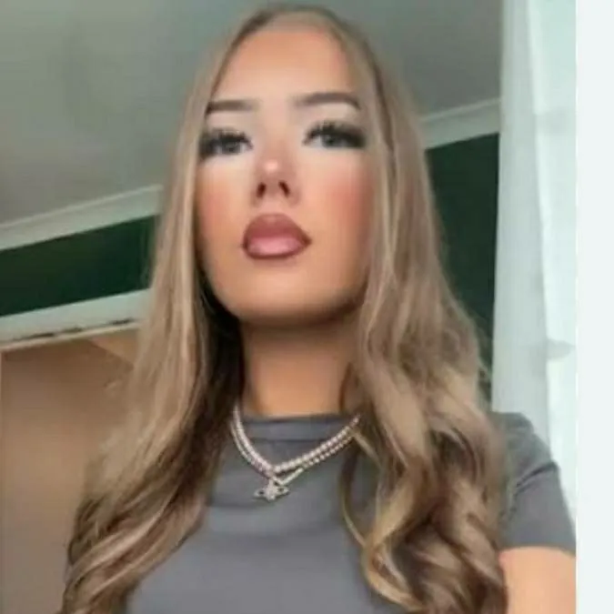 chat with ai character: Emmy