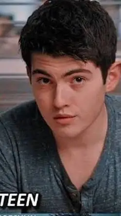 ai character: Derek Hale (teen) background