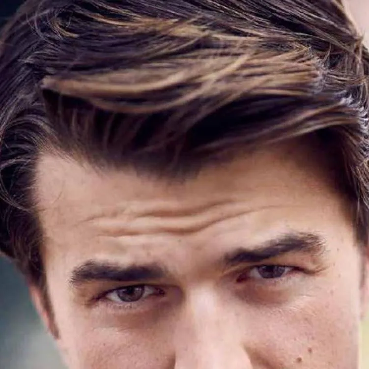 chat with ai character: Joe Keery 