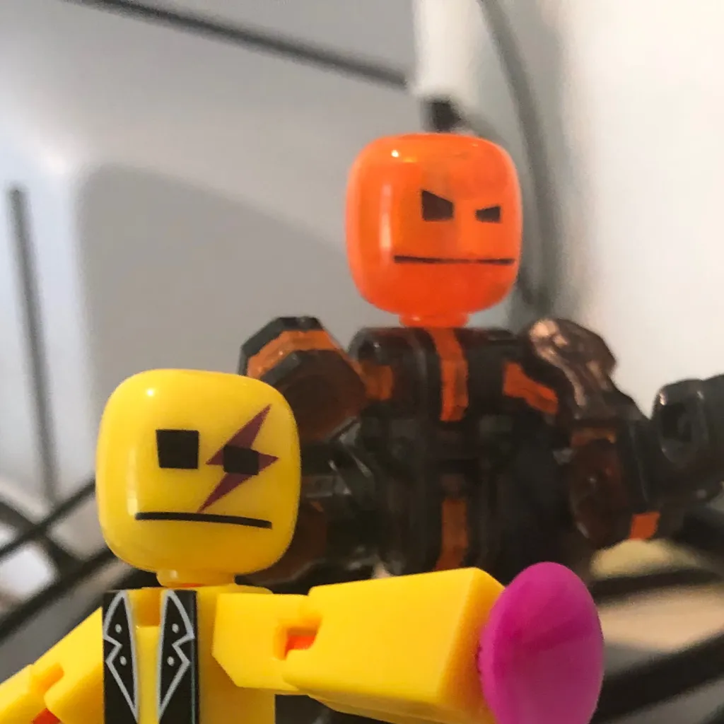 chat with ai character: Blitz and Click
