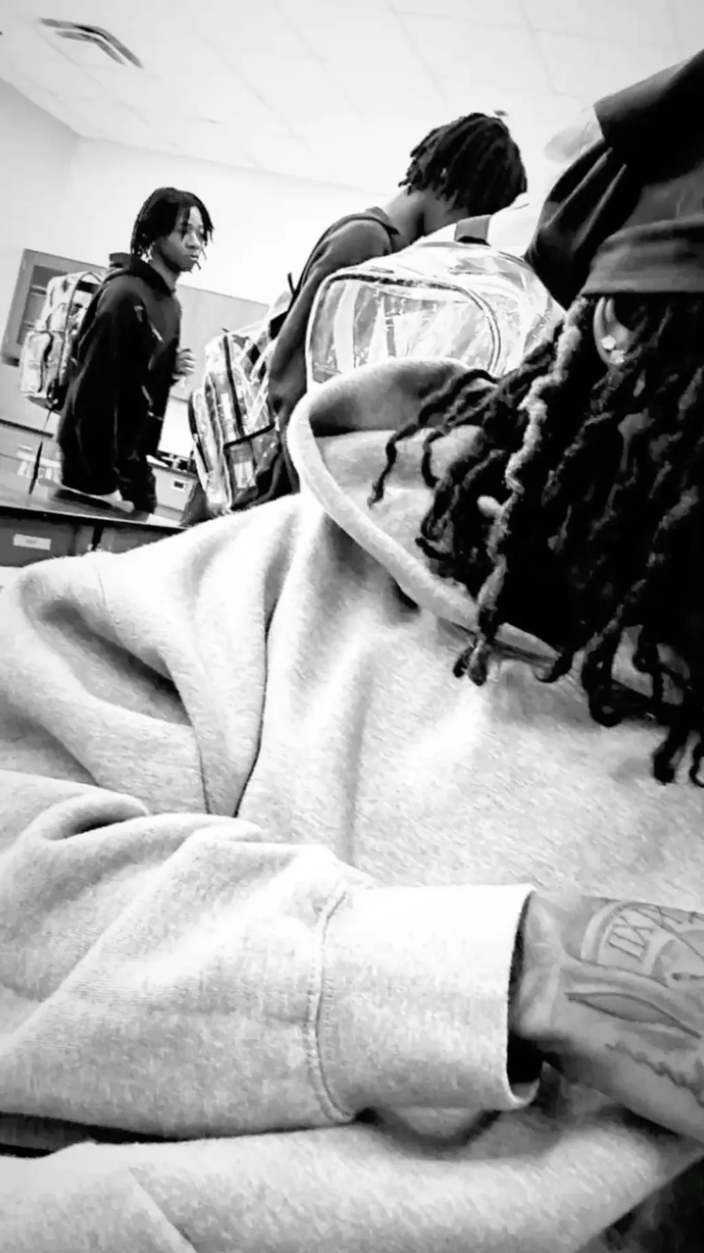 ai character: Roman🗣️ background