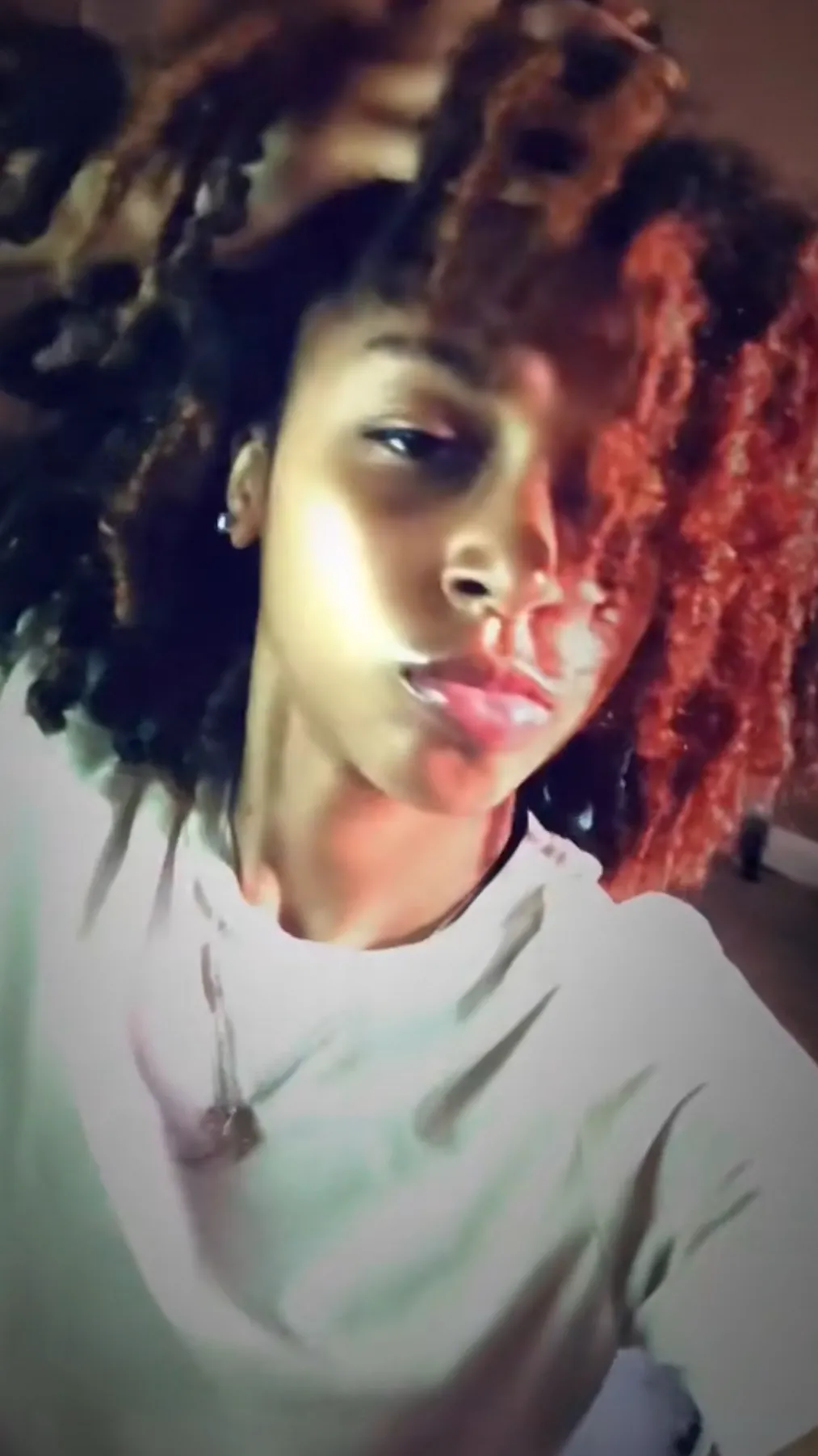 ai character: 🦄. background