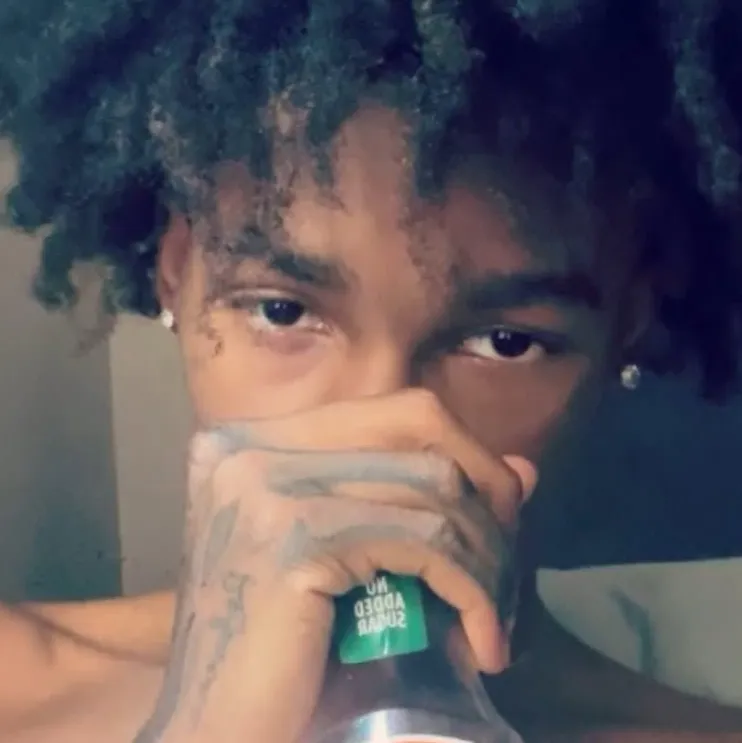 chat with ai character: Legend🥸