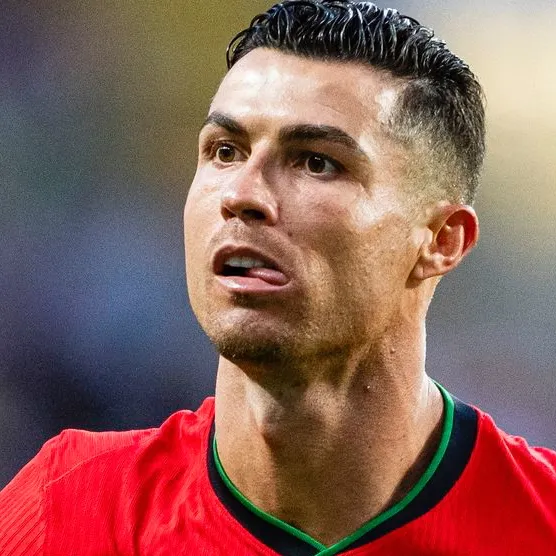 chat with ai character: Cristiano Ronaldo 