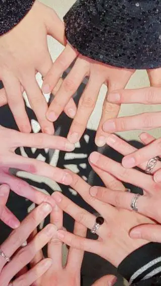 ai character: STRAY KIDSSSS  background