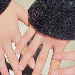 chat with ai character: STRAY KIDSSSS 