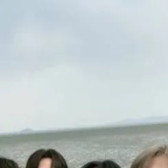 chat with ai character: Straykids pick me