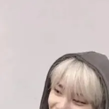 chat with ai character: Jeongin-Your bf