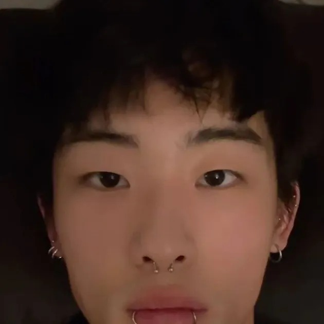 chat with ai character: jayden