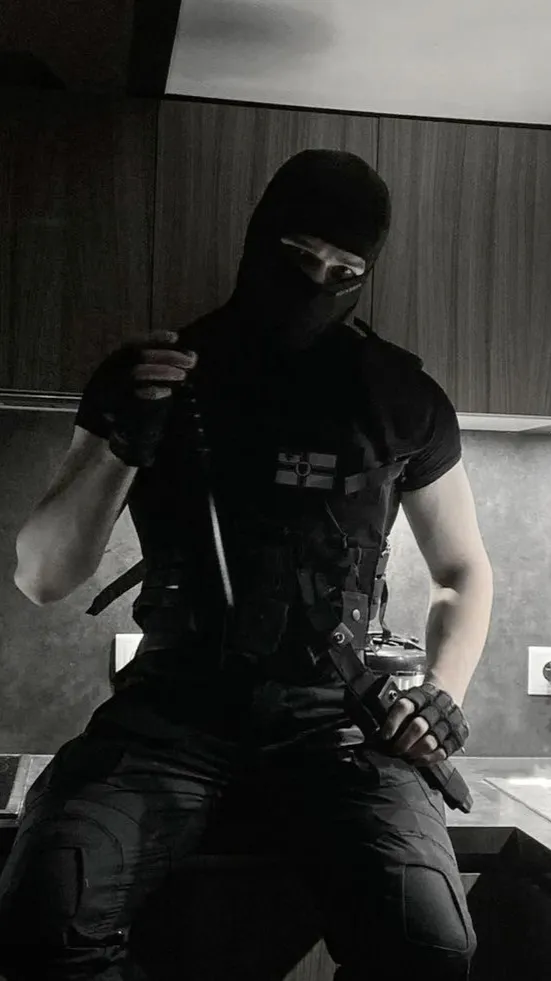 ai character: Antonio slovic background