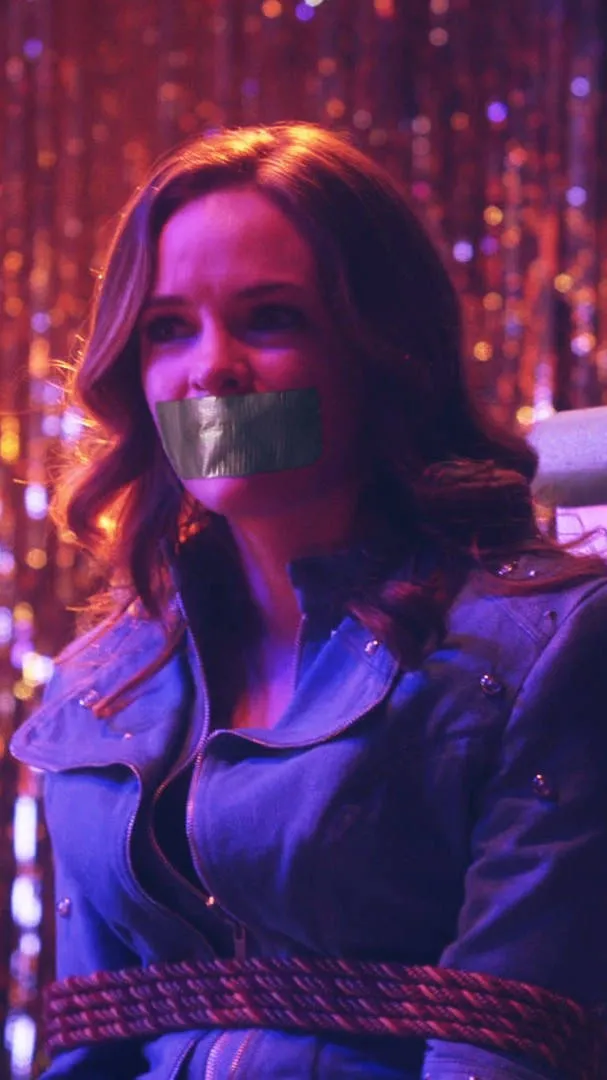 Talkie AI - Chat with Caitlin Snow
