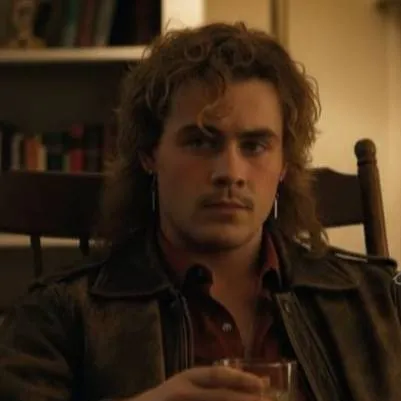 chat with ai character: 🥃billy Hargrove🥃