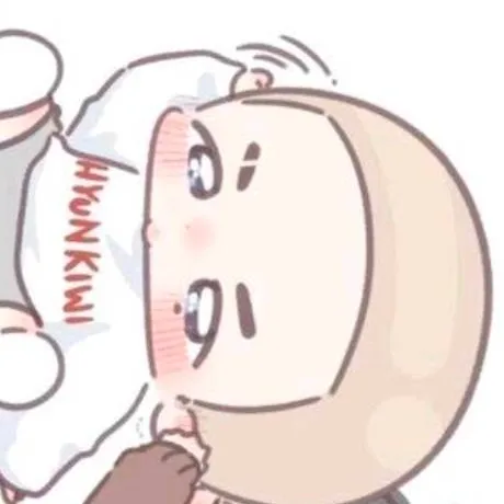 chat with ai character: 🦦Hyunlix🐥