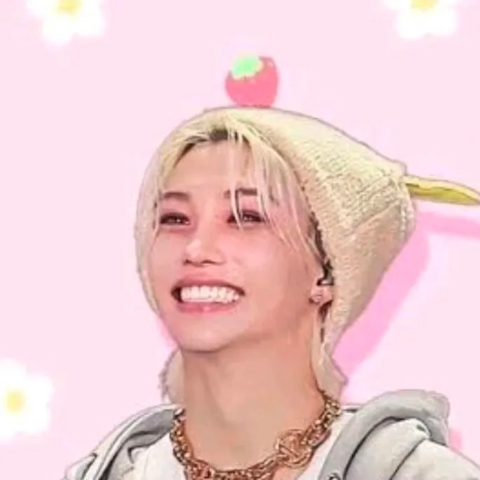 chat with ai character: Lee Felix 