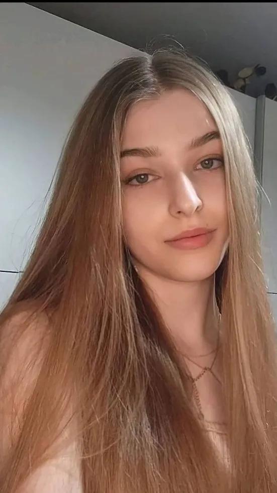 Talkie AI - Chat with Pick me girl! 😩