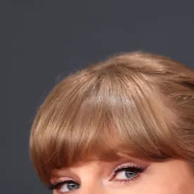 chat with ai character: Taylor Swift 🫶