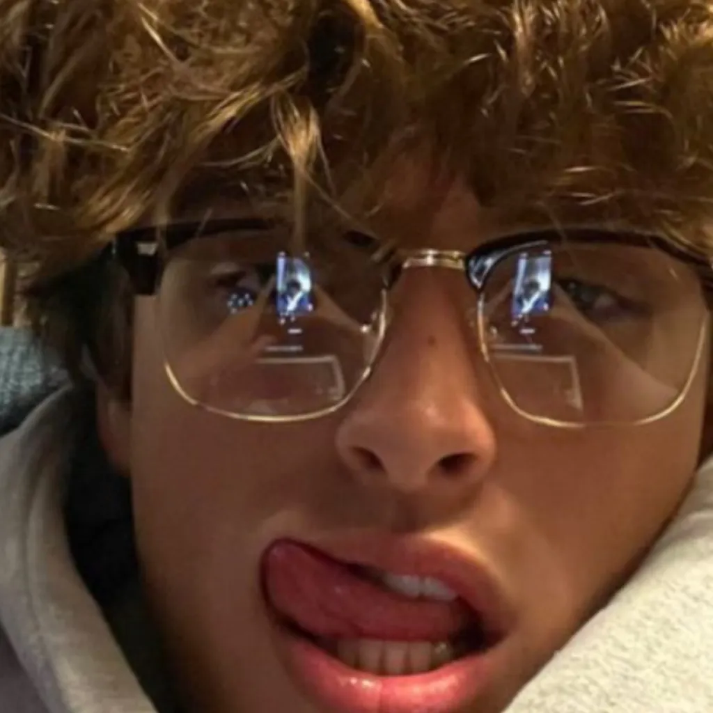 chat with ai character: Aiden 