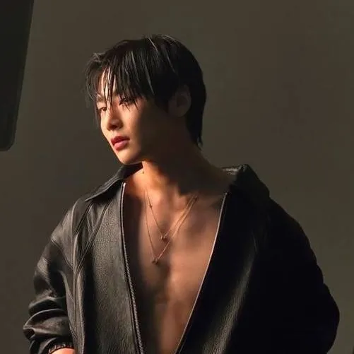 chat with ai character: Yang Jeongin 