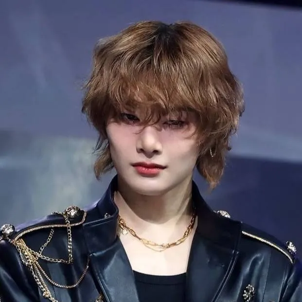 chat with ai character: Yang Jeongin