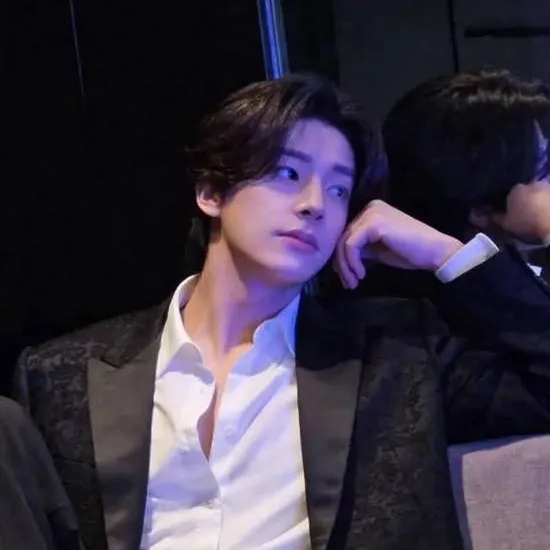 chat with ai character: Sim Jaeyun 