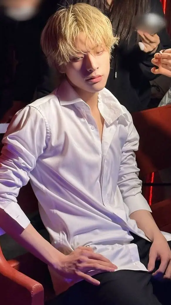 ai character: Sim Jaeyun  background