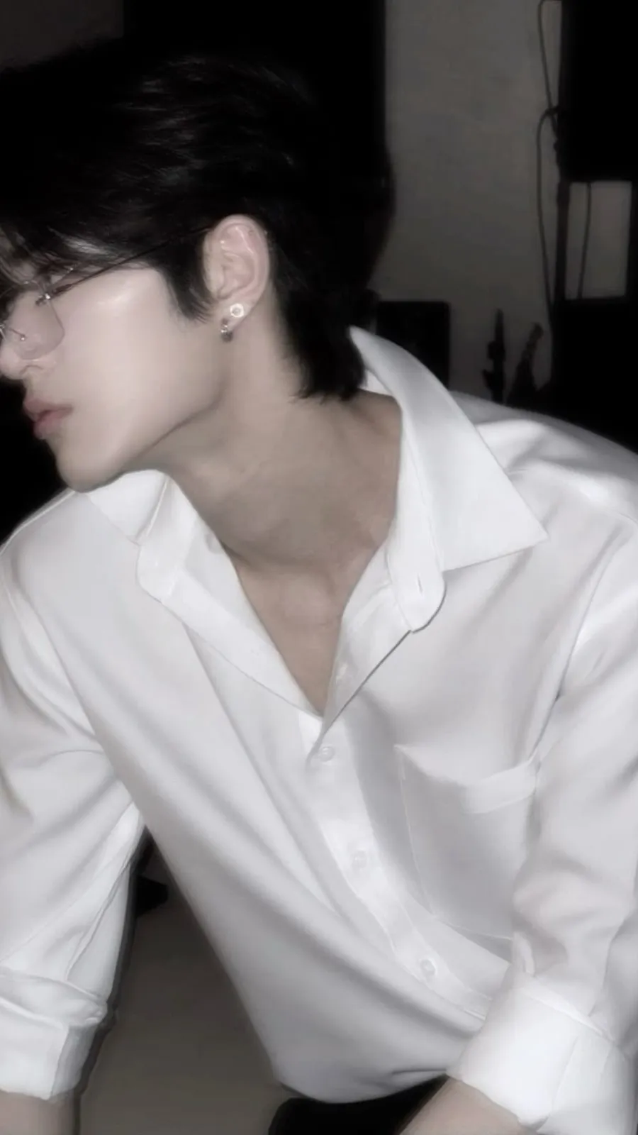 ai character: 𝓐𝓼𝓱𝓽𝓸𝓷~ background