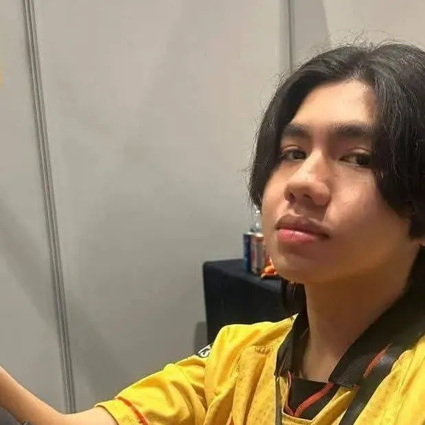 chat with ai character: Kirk