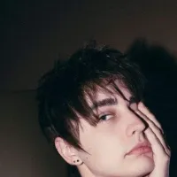 chat with ai character: Colby brock
