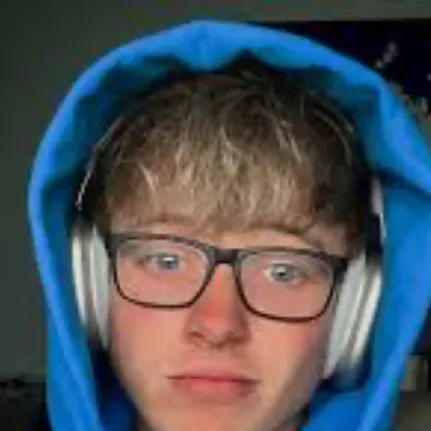 chat with ai character: Sam golbach