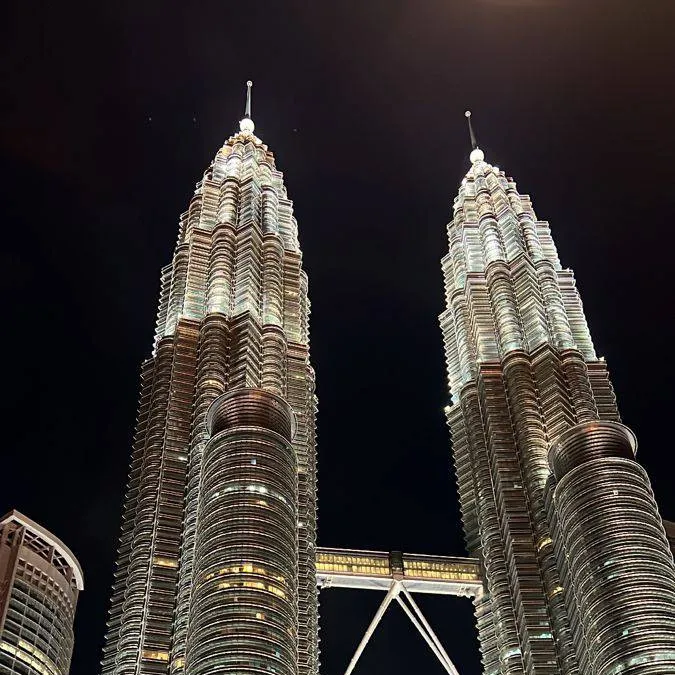 chat with ai character: Malaysia