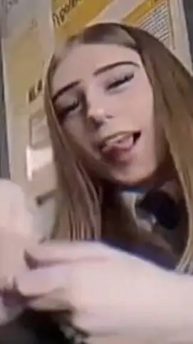 ai character: Gwen background