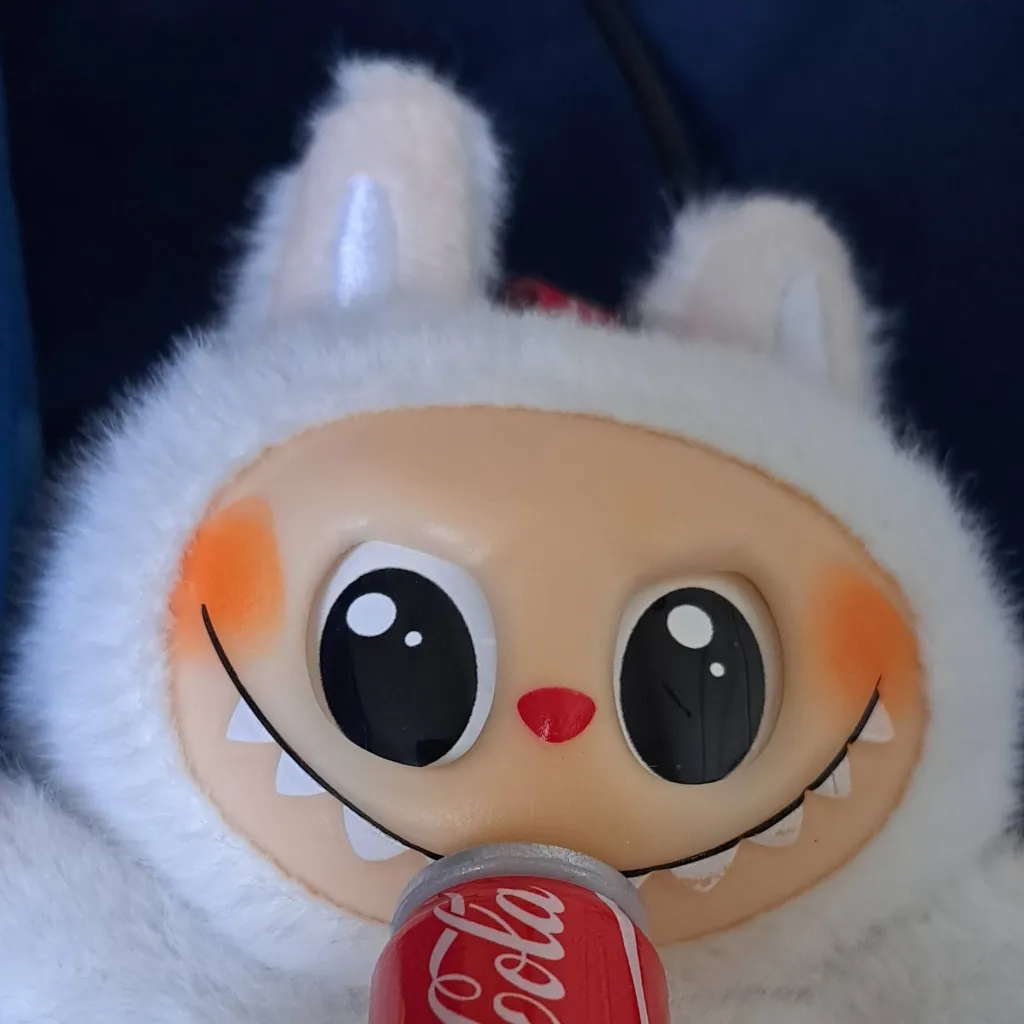 chat with ai character: Faith the Labubu