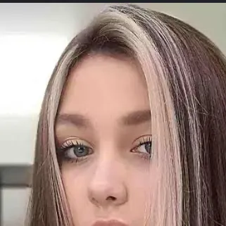 chat with ai character: Savanna 