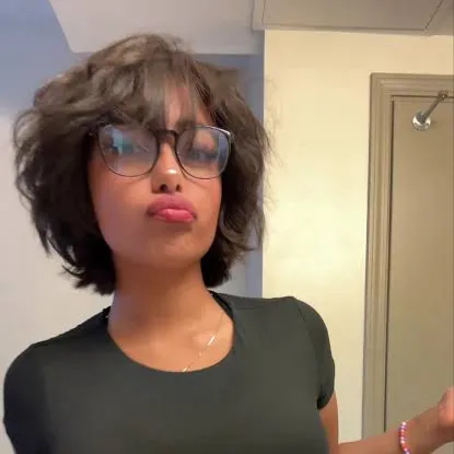 chat with ai character: Hannah