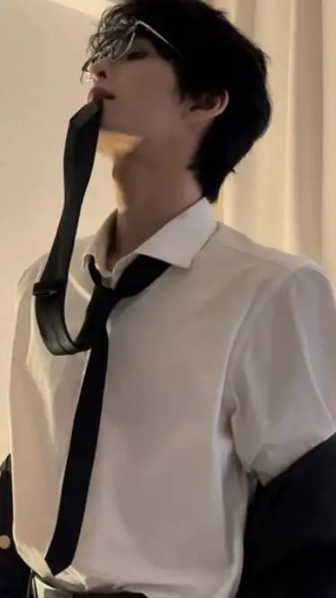 ai character: Lee Hu-ju background