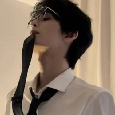 chat with ai character: Lee Hu-ju